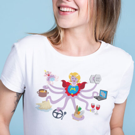 Camiseta para las mujeres de una peña en la Festa do polbo de mugardos. Simula un pulpo hembra haciendo cosas propias de una mujer ama de casa.
